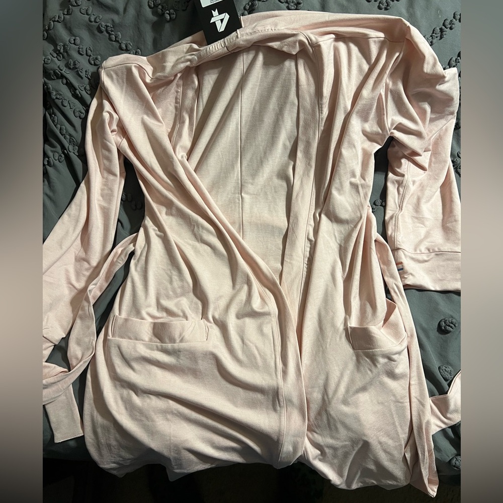 **WOMEN’S|| FOUR LAPS ||PINK ||ATHLETIC SWEATER ||SIZE SMALL ** NWT